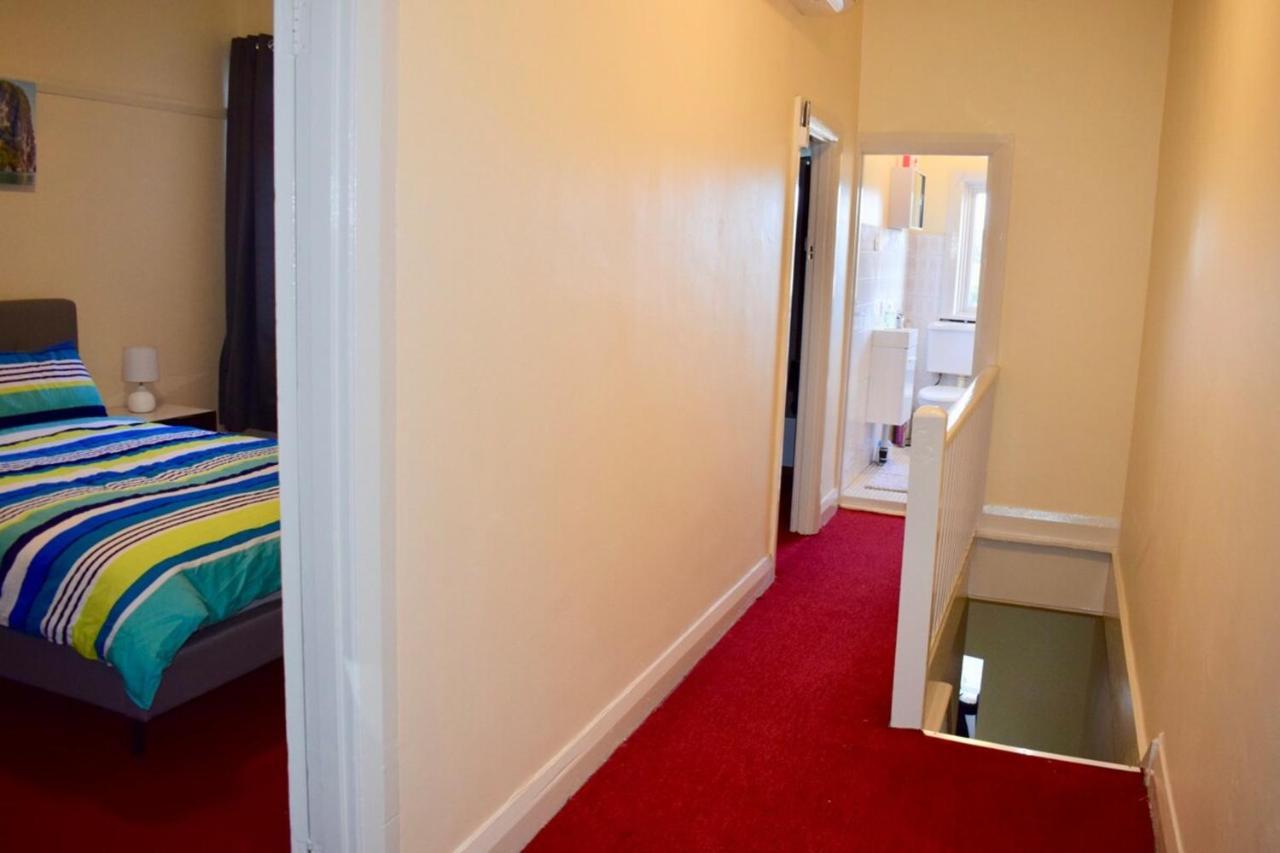 Comfortable 3 Bedroom Apartment In Trendy Haberfield Sidney Dış mekan fotoğraf